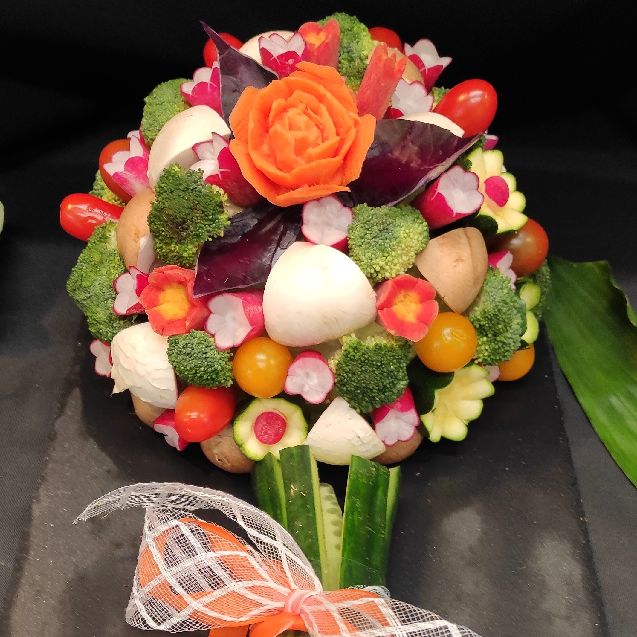 <strong> CAMÉLIA <br> <br> Légumes croquants </strong> <br> <br> 10 pers : 95€ – Image 2