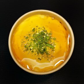 <strong>FROMAGE BLANC AU MIEL :<br><br>Miel de fleurs local (31) • Pistache concassée<br><br><i>Fondant & Délicat</i></strong><br><br>minimum 12 verrines<br><br>2.95€/verrine<br>2.85€ > 30 verrines<br>2.70€ > 45 verrines