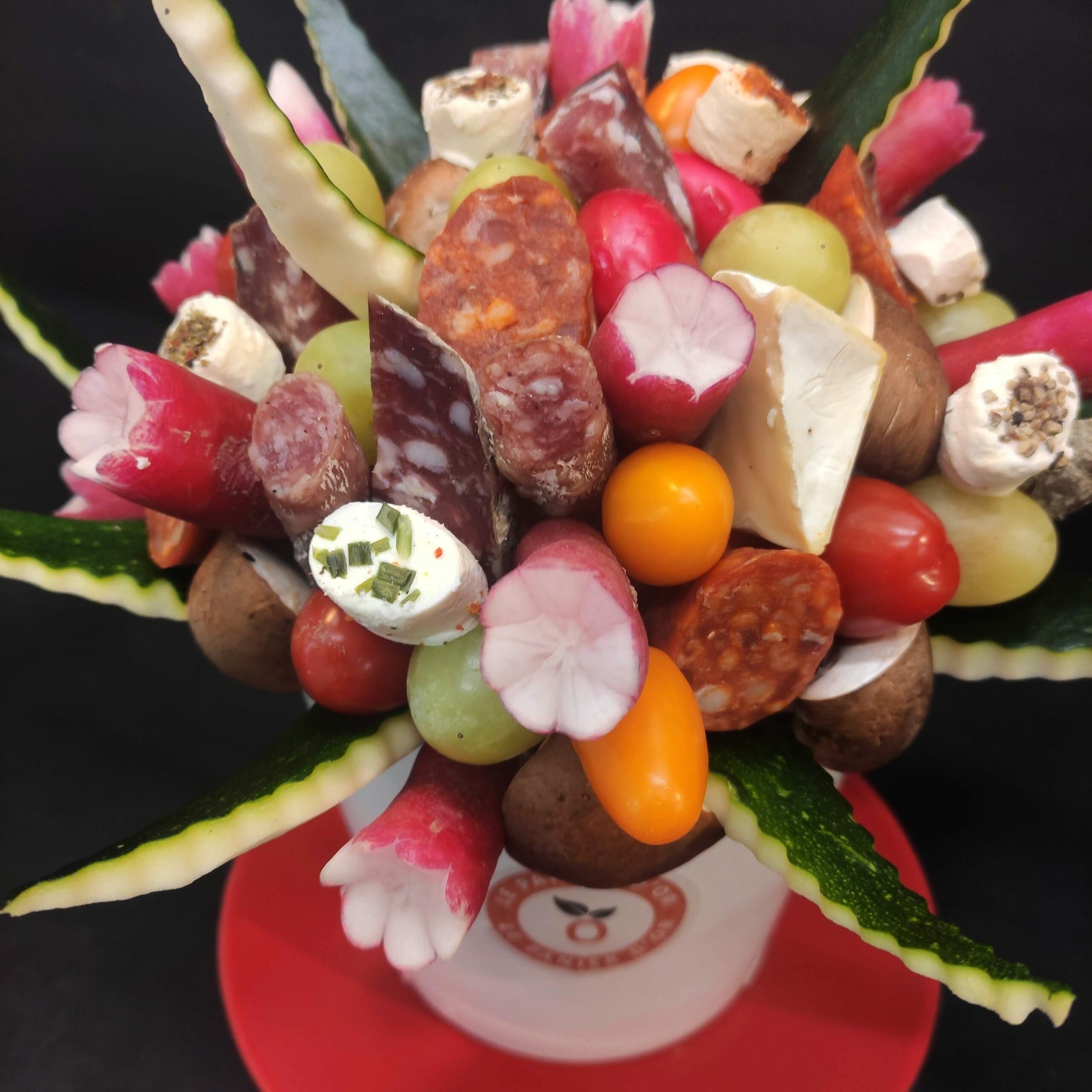 <strong> LYS <br> <br> Charcuteries, Fromages, Légumes </strong> <br> <br> 8-10 pers : 79€ – Image 2