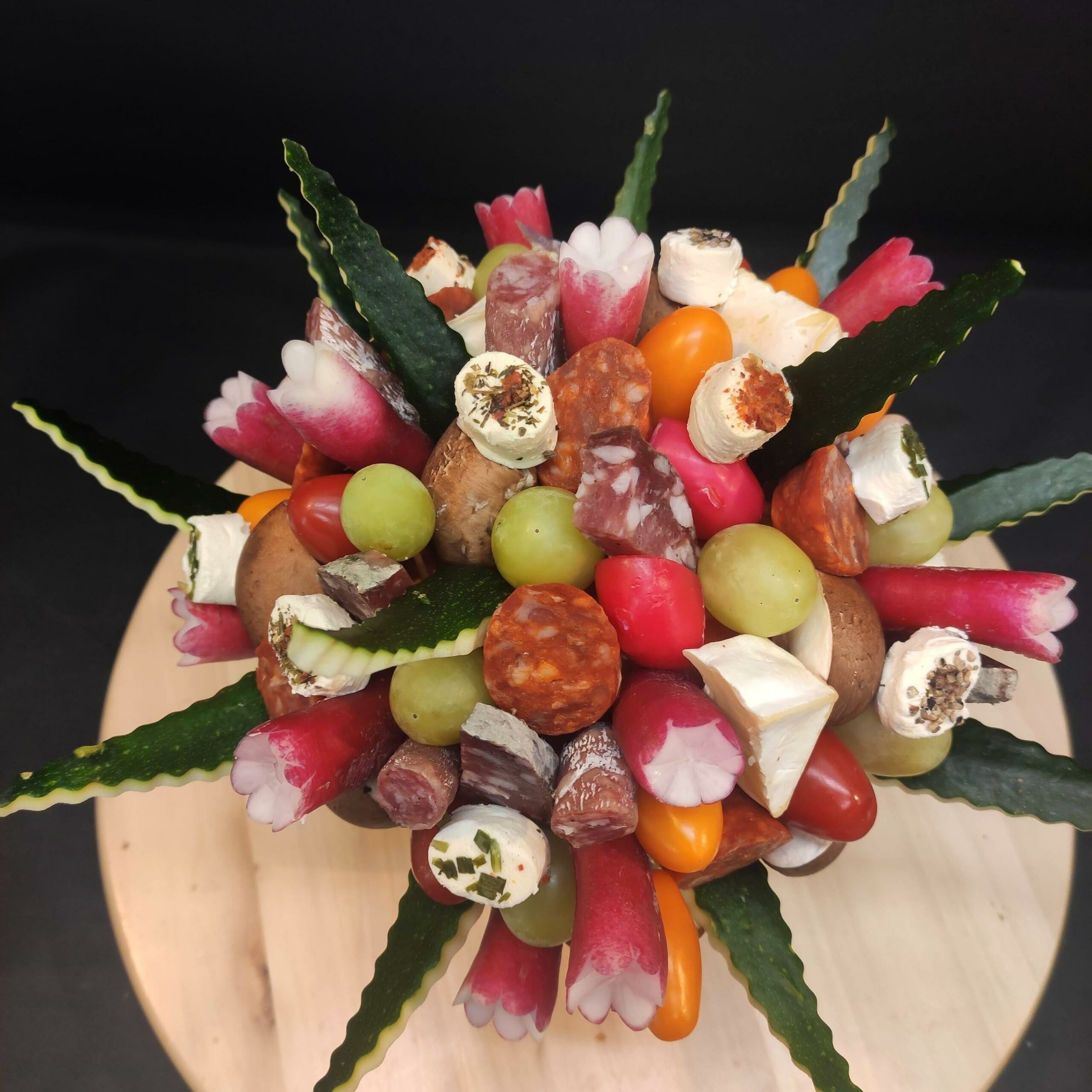 <strong> LYS <br> <br> Charcuteries, Fromages, Légumes </strong> <br> <br> 8-10 pers : 79€ – Image 5
