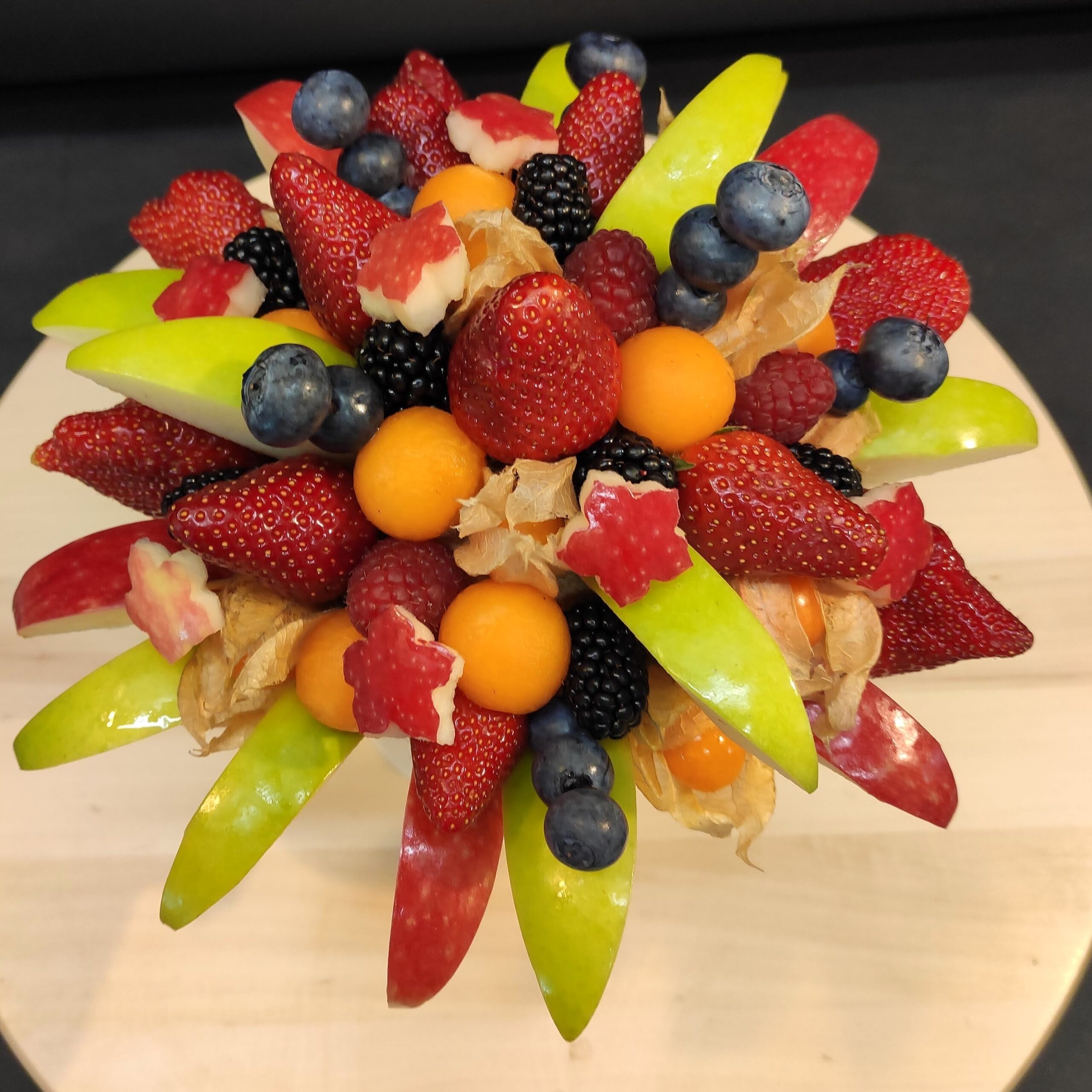 <strong> LYS <br> <br> Fruits frais </strong> <br> <br> 8-10 pers : 79€ – Image 4